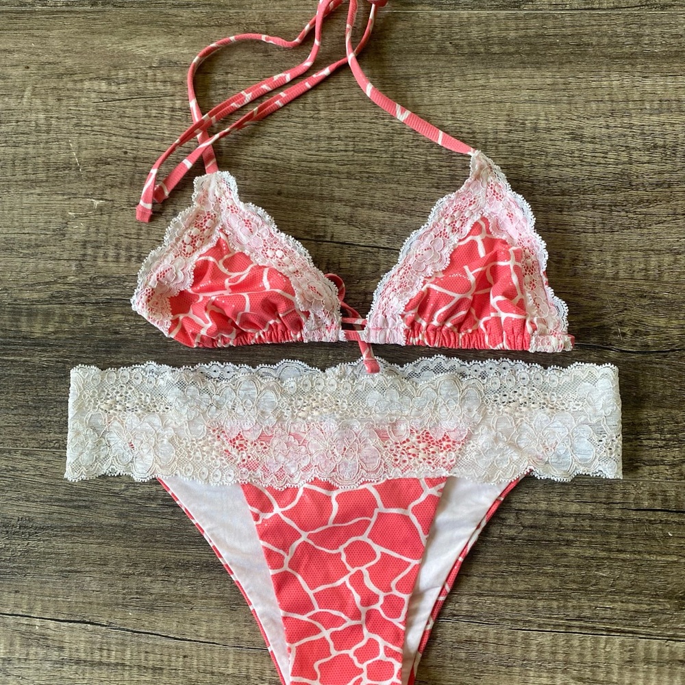 Beach Bunny Sweetest Thing Coral Giraffe Print Lace Triangle Bikini Swimsuit Set
